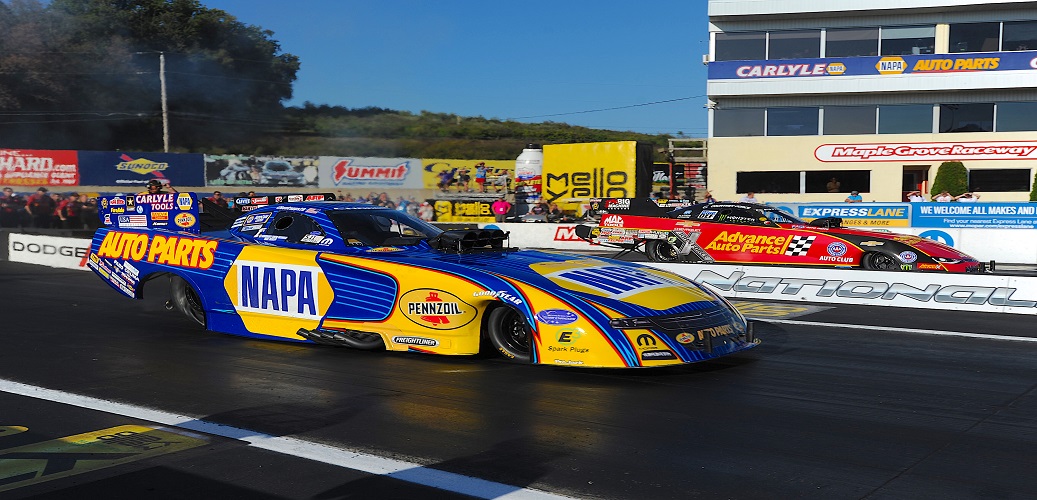 Ron Capps drag racing