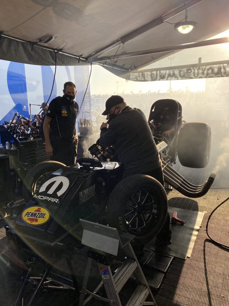 DSR crew working on a car