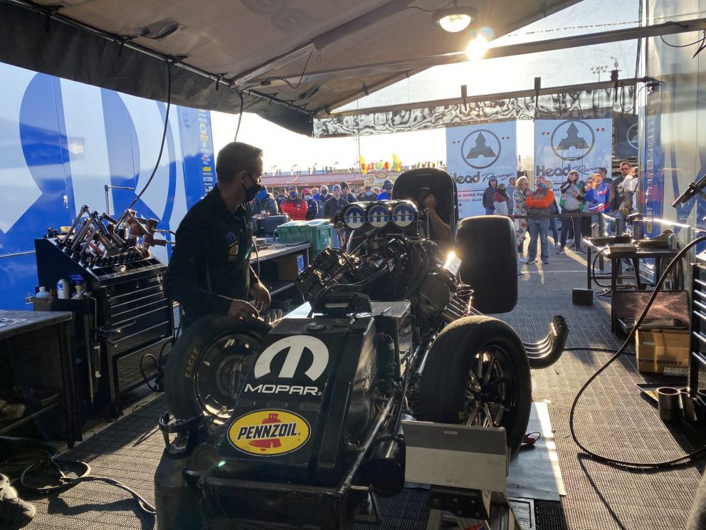 DSR crew working on a car