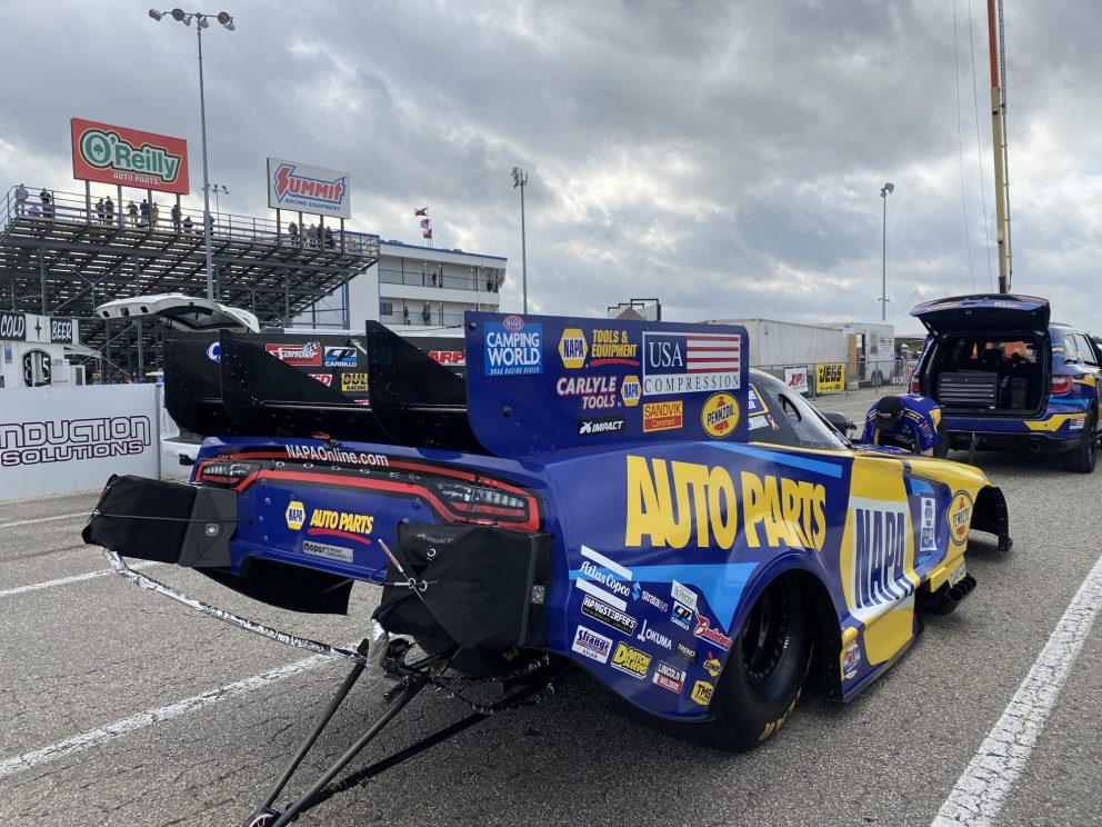 Ron Capps waiting to race