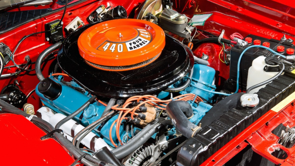 engine of 1972 Plymouth Road Runner GTX