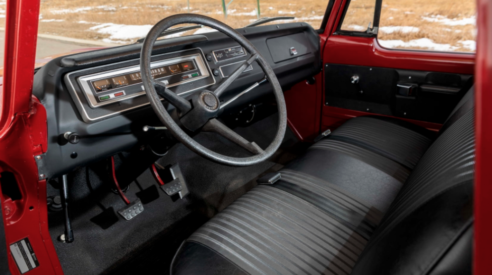 1971 Dodge D100 Sweptline Special Pickup interior