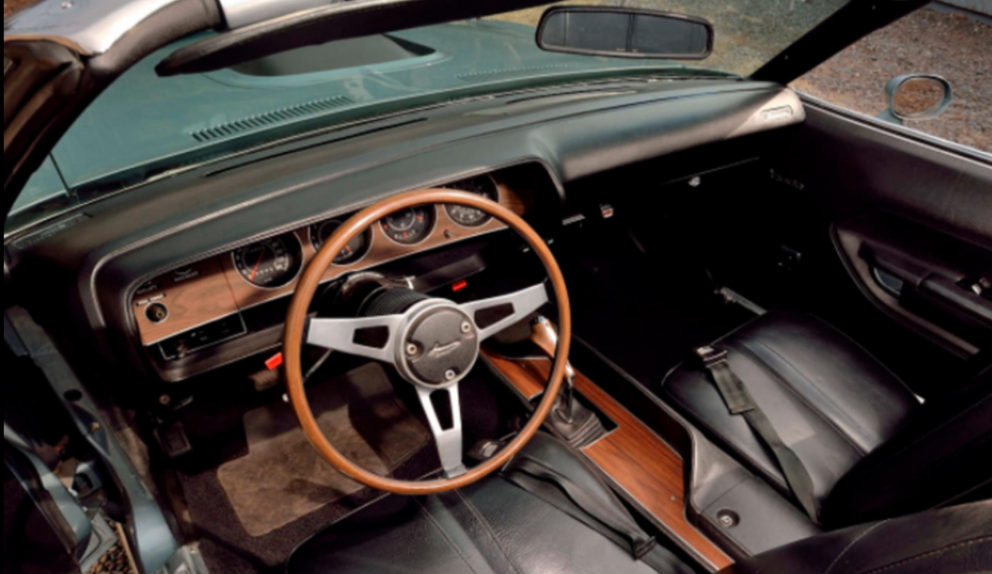 1971 Plymouth HEMI 'Cuda Convertible interior