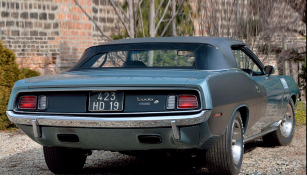 1971 Plymouth HEMI 'Cuda Convertible back end