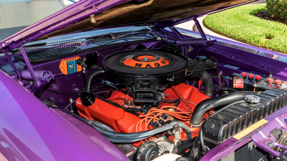 1970 Dodge Challenger R/T engine