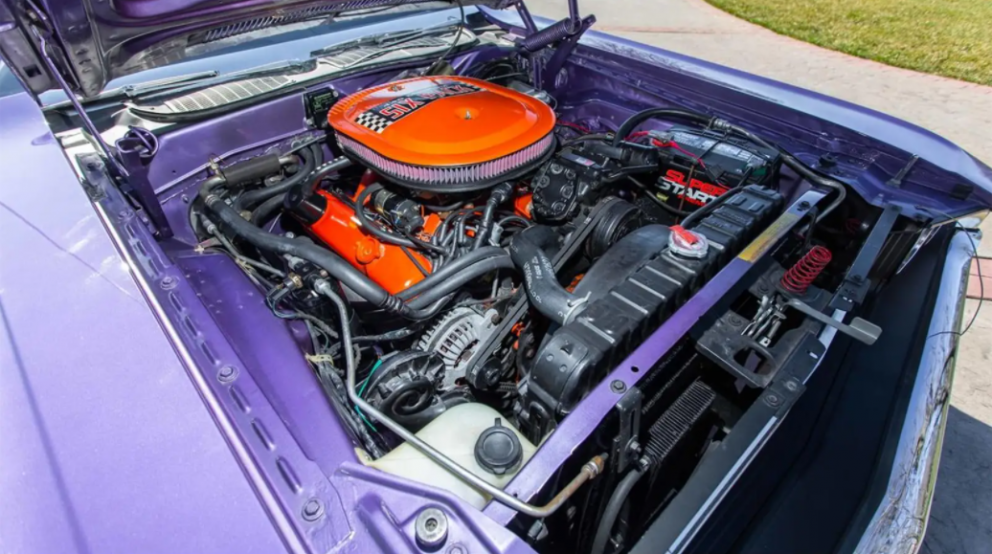 1970 Dodge Challenger R/T engine