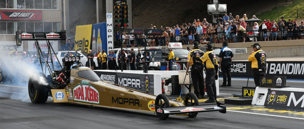 Top thrill dragsters racing at Mile High