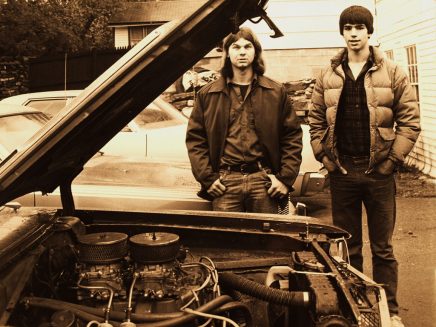 ob Hardy (left) and his HEMI-powered 1969 Dart. Born a rare H-code 383 4-speed Dart GTS, the engine was even more special, having come from a 1971 HEMI ’Cuda that had been crashed into a tree.