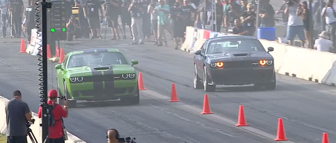 two dodge challengers racing