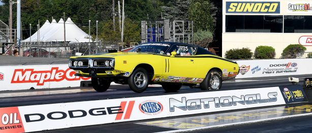 Car racing at Maple Grove Raceway