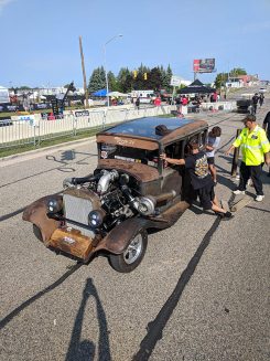 Car racing at Roadkill Nights