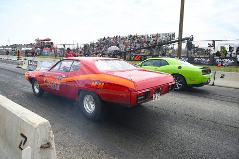 2 cars getting ready to race at Roadkill Nights