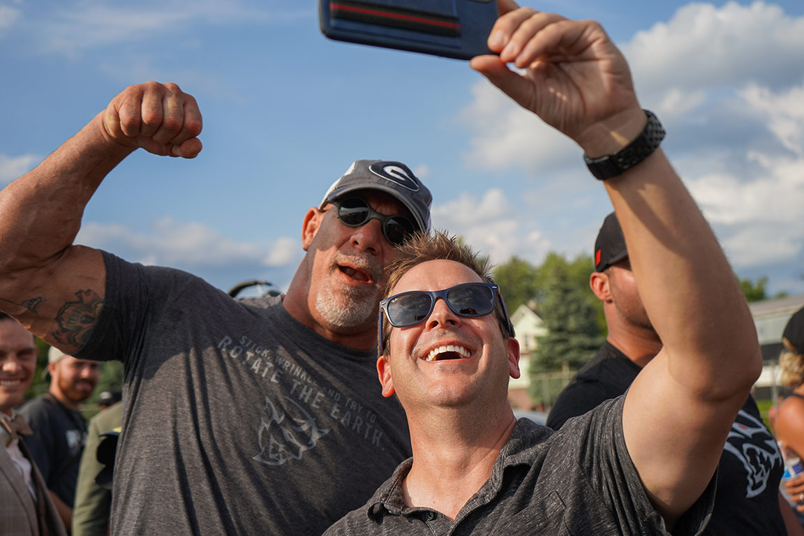 Bill Goldberg and Matt D'Andria taking a selfie at Roadkill Nights