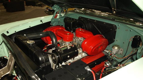 HEMI V8 engine