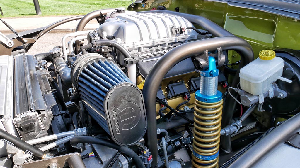 Engine of Green Jeep Gladiator