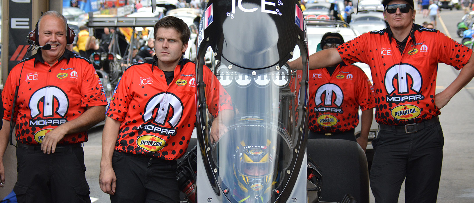 leah pritchett and her crew approaching the starting line