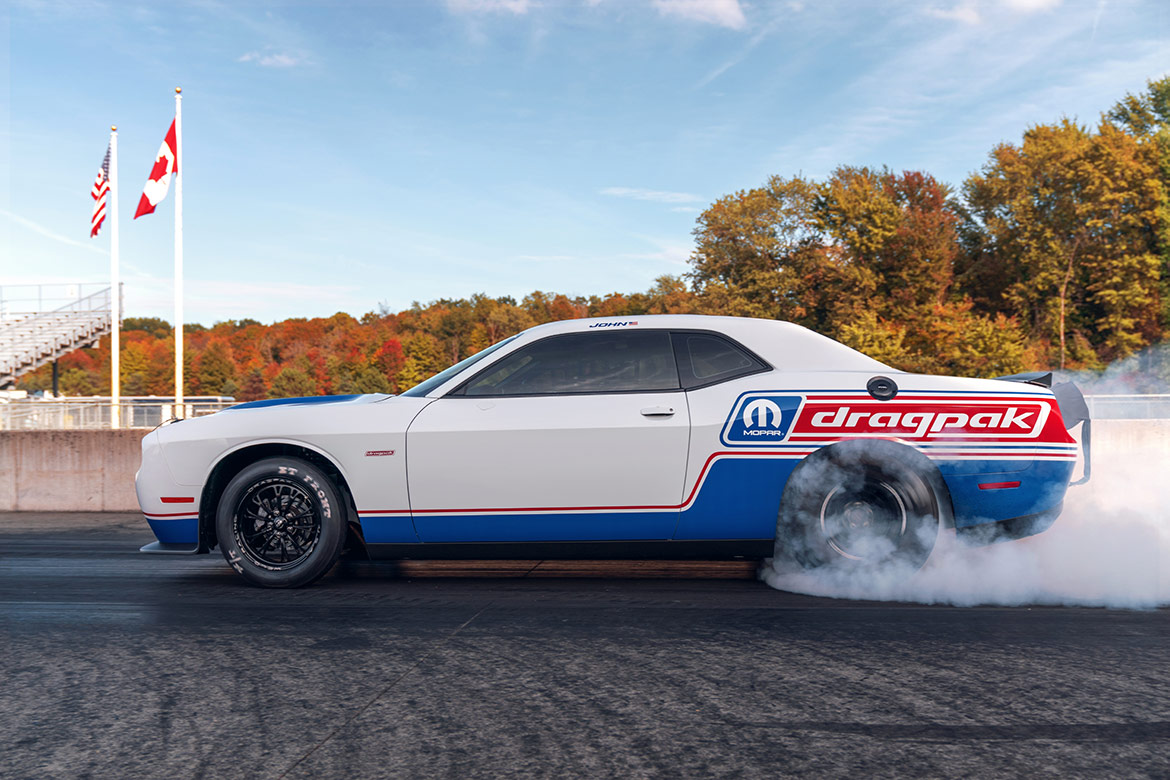 mopar dodge drag pak doing a burnout