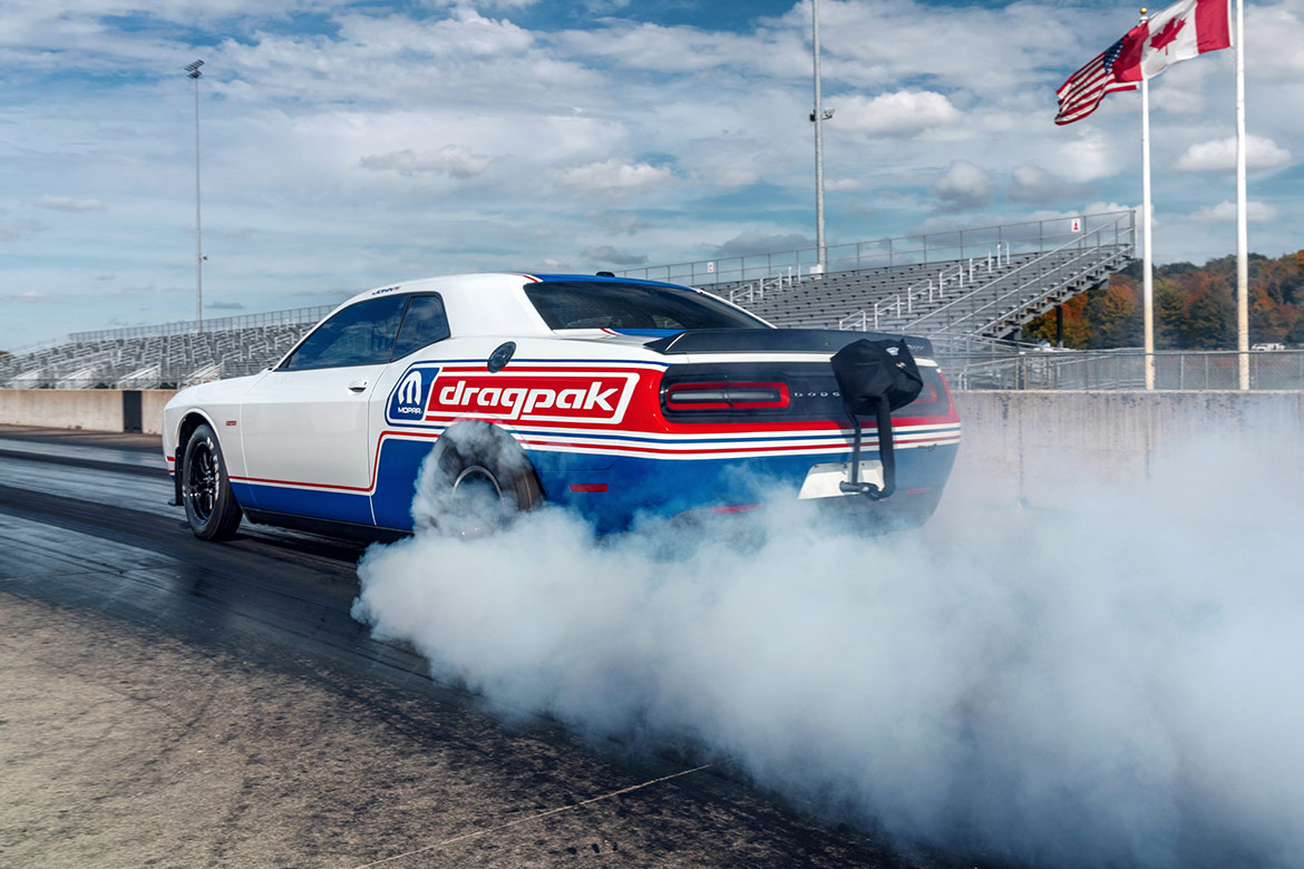 mopar dodge drag pak doing a burnout