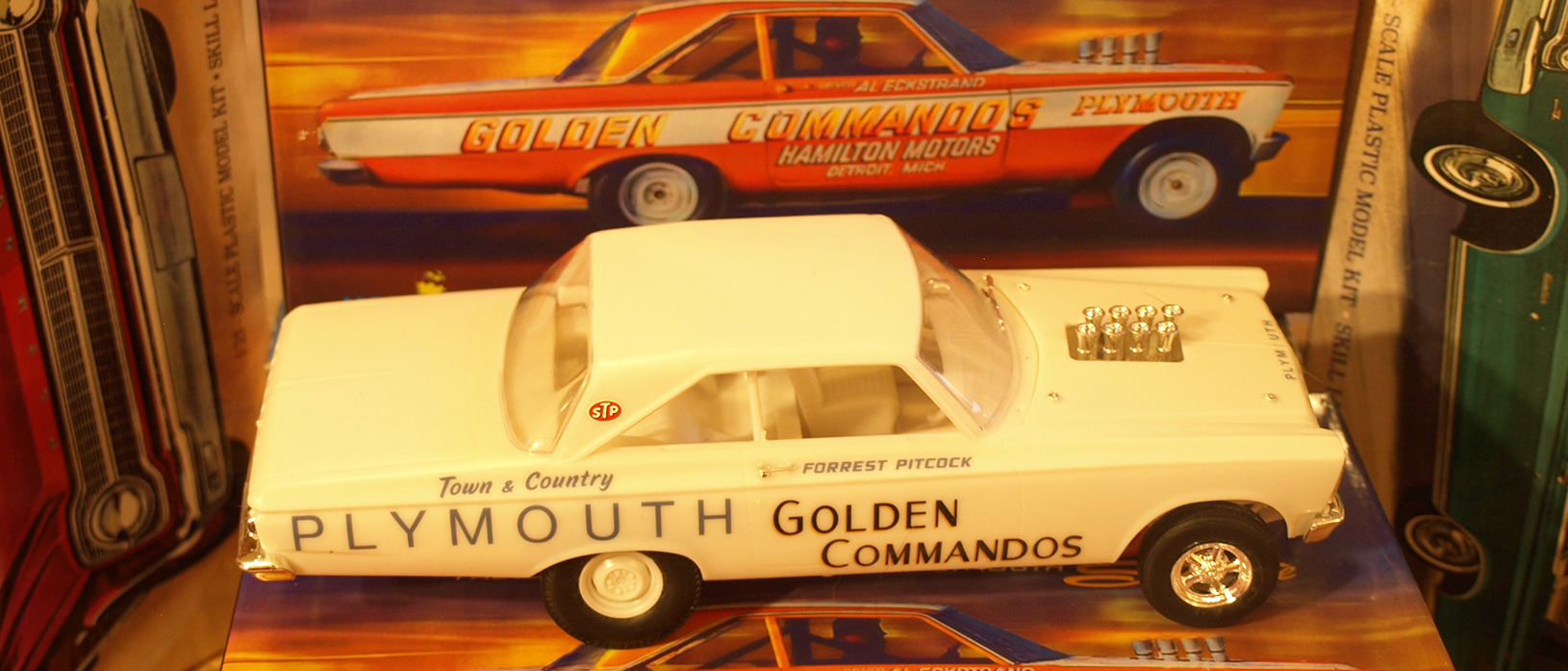 AMT 1964 PLYMOUTH BELVEDERE (W-SLANT 6 ENGINE) 1:25 SCALE MODEL