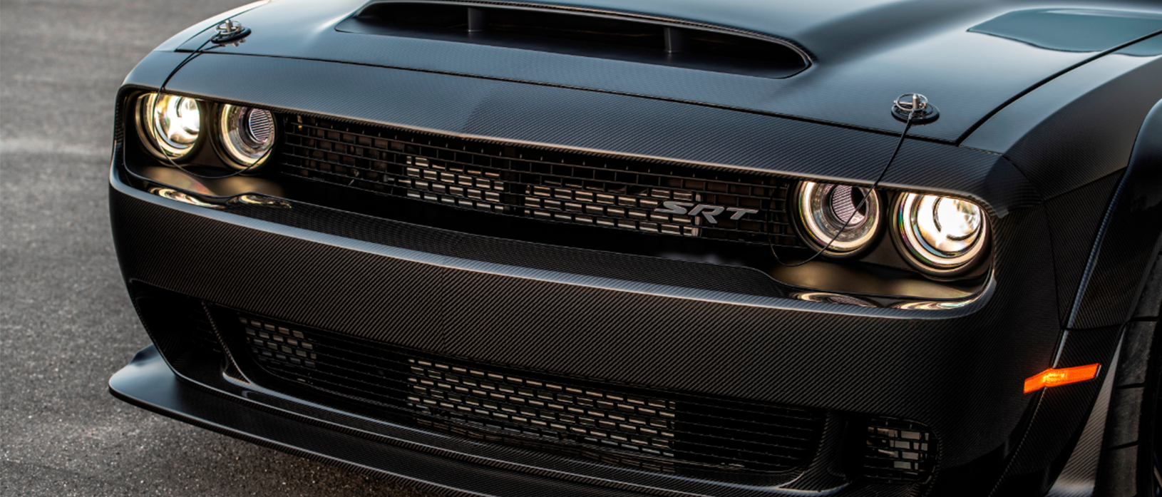 front end of dodge challenger srt hellcat redeye widebody