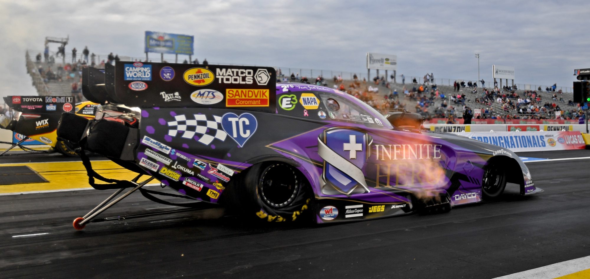 Beckman Takes Infinite Hero Dodge Charger SRT<sup>®</sup> Hellcat to No.1 in Qualifying at “Mopar<sub>®</sub> Express Lane NHRA SpringNationals Presented by Pennzoil”