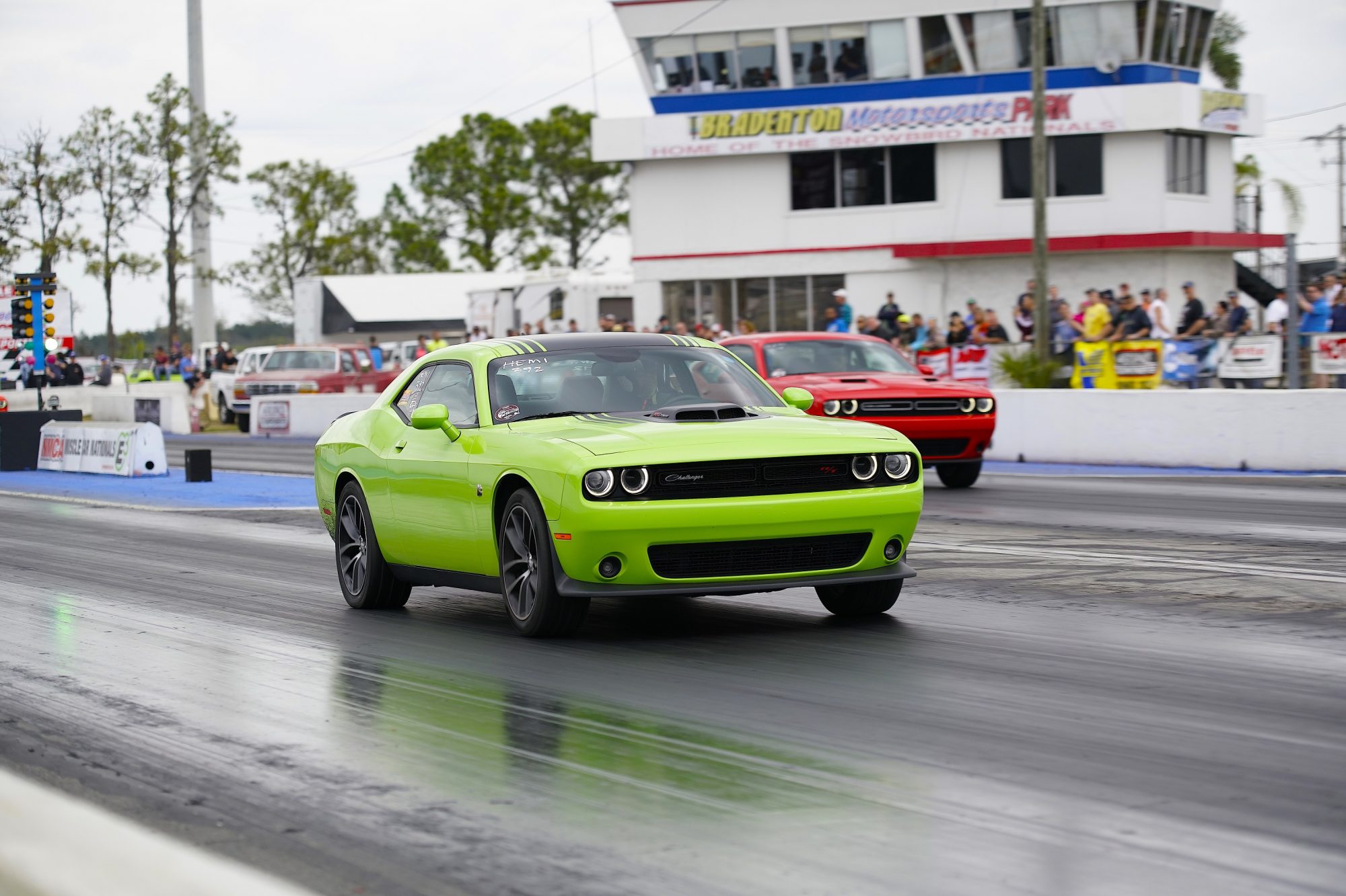 Dodge Challenger drag racing