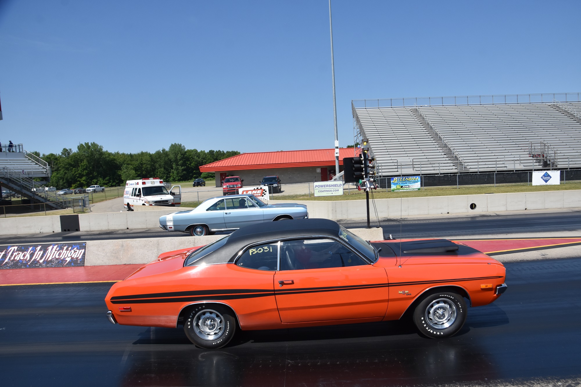 Adrianna Straub drag racing