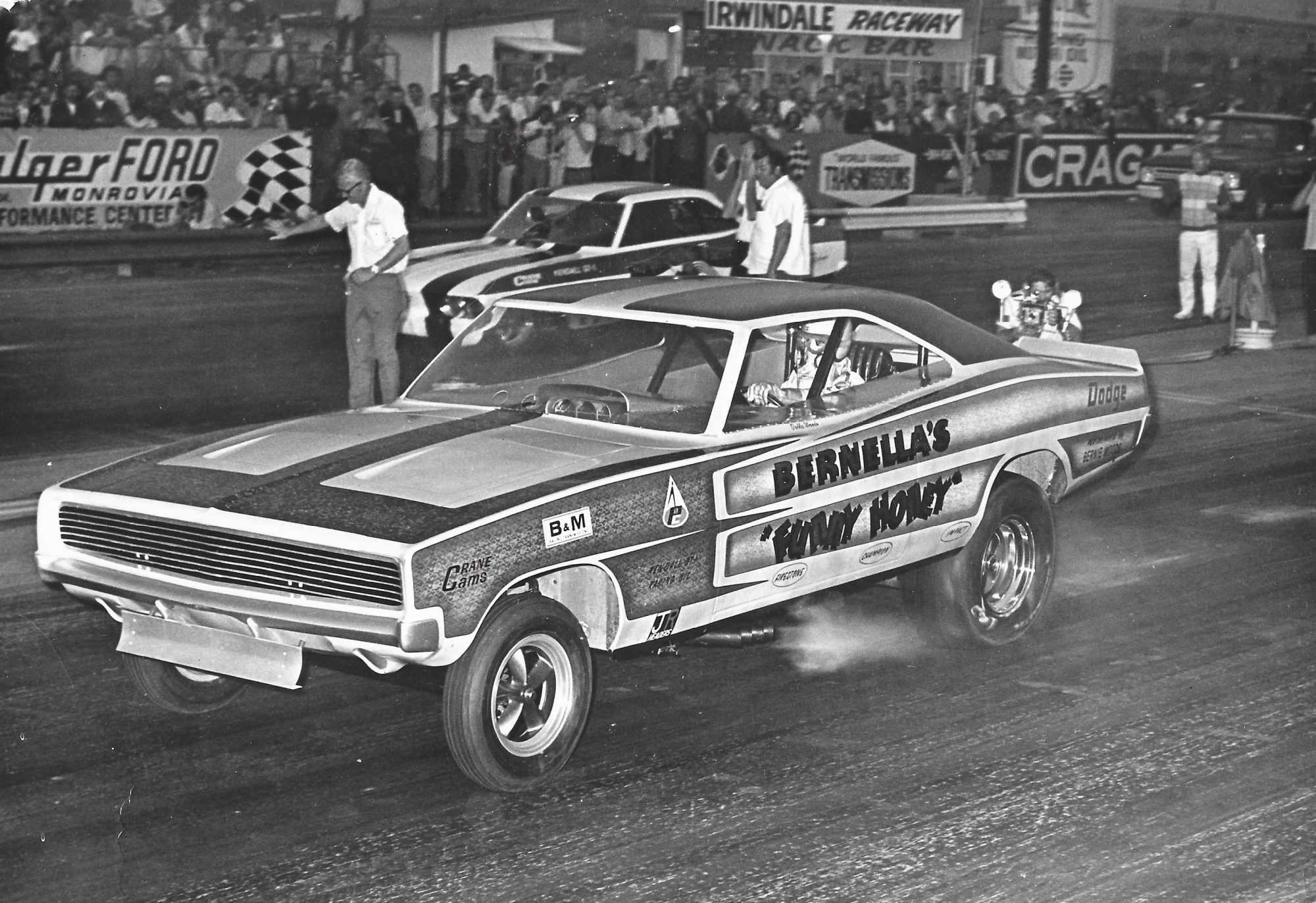 Della Woods drag racing