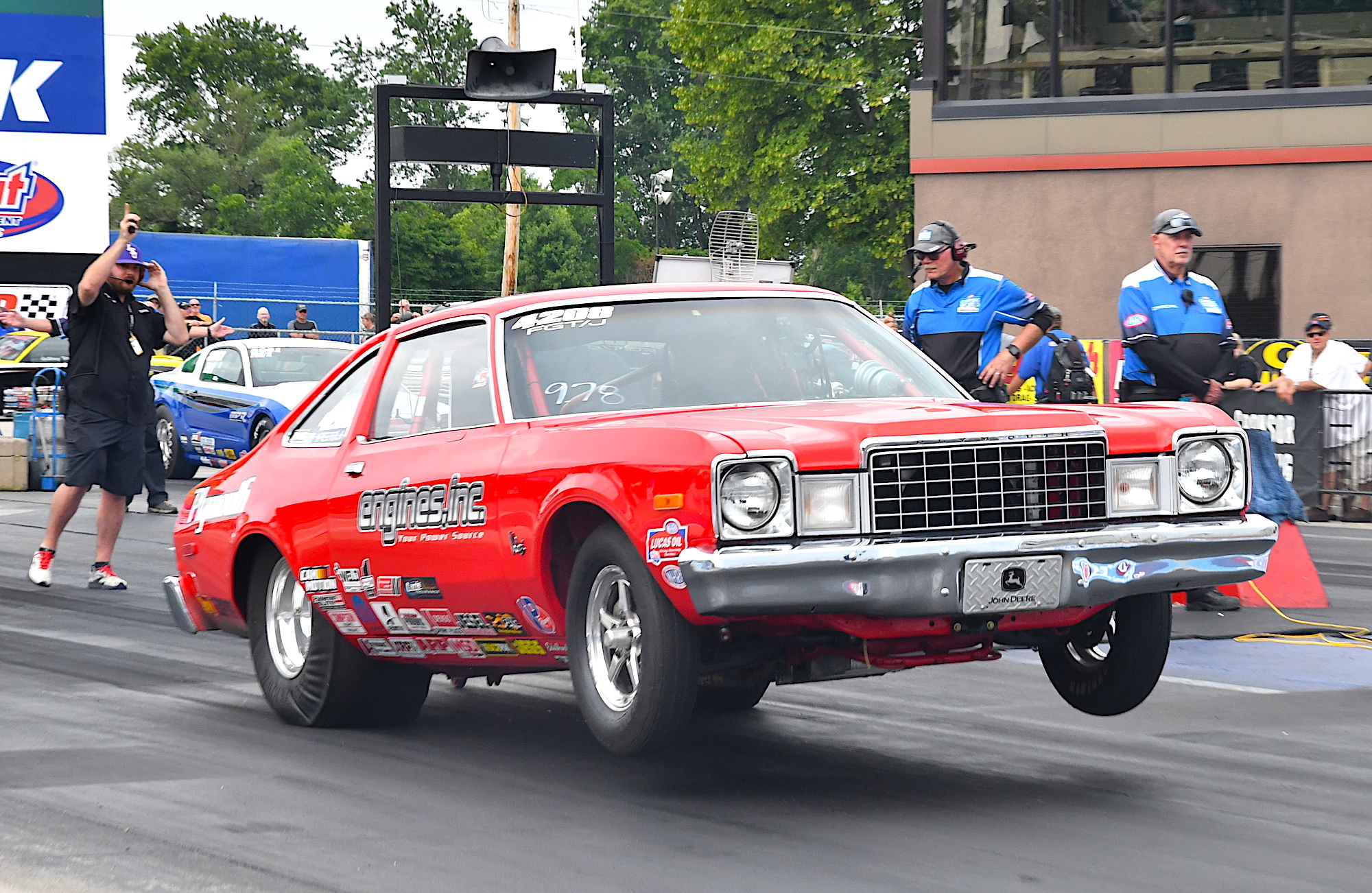 Sportsman racers drag racing at Norwalk