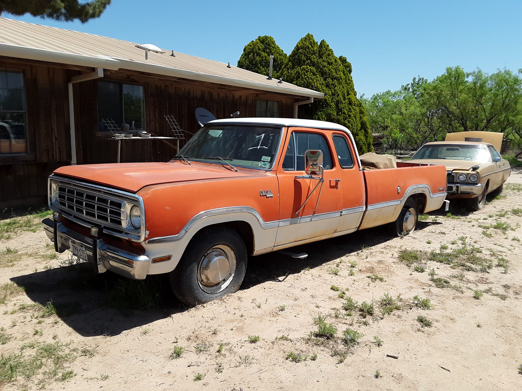 1974 Dodge D200 Club Cab