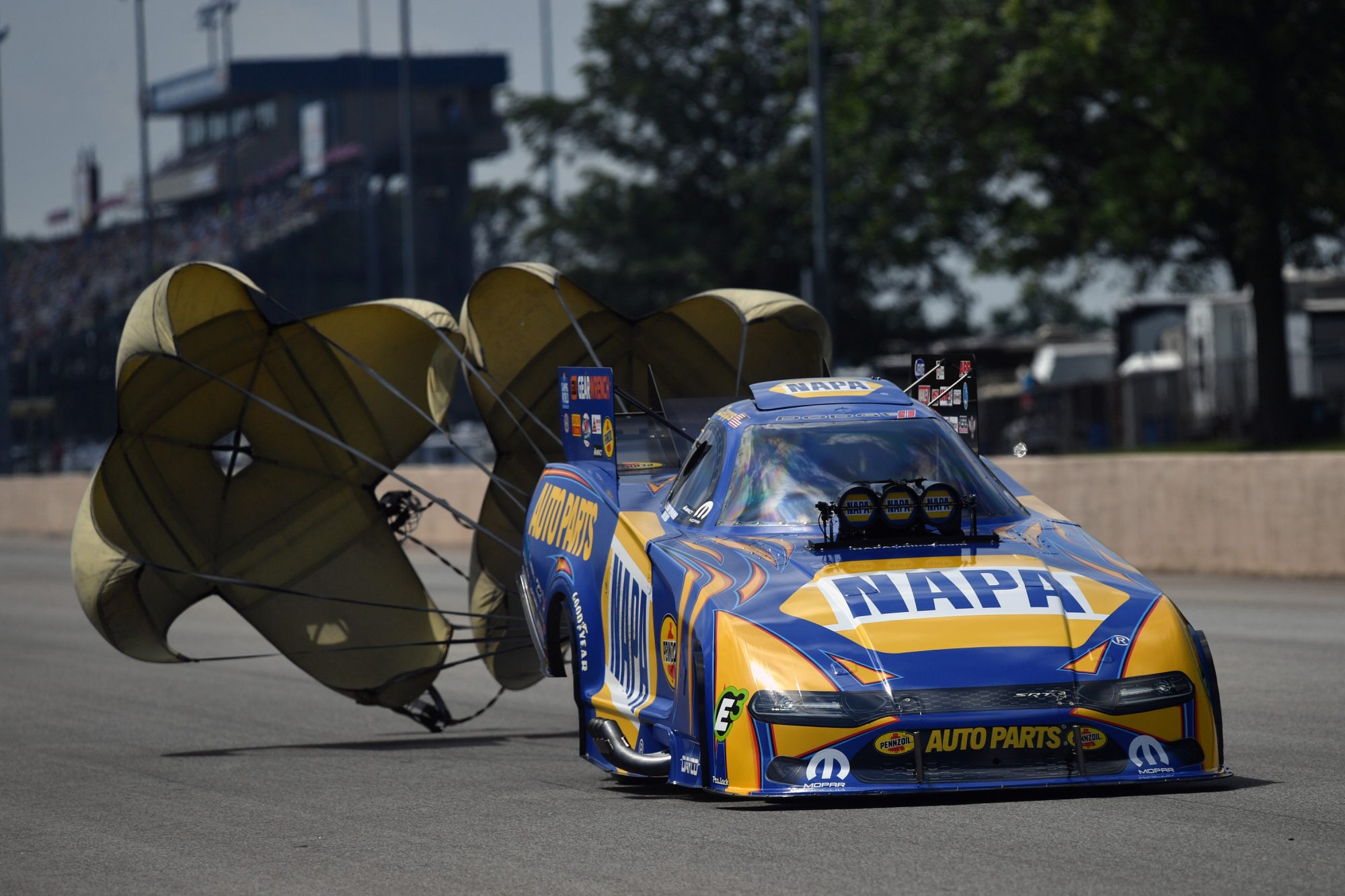 Ron Capps drag racing