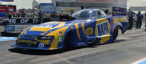 Ron Capps drag racing