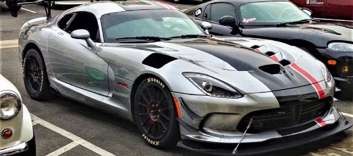 Silver Dodge Viper with black stripe