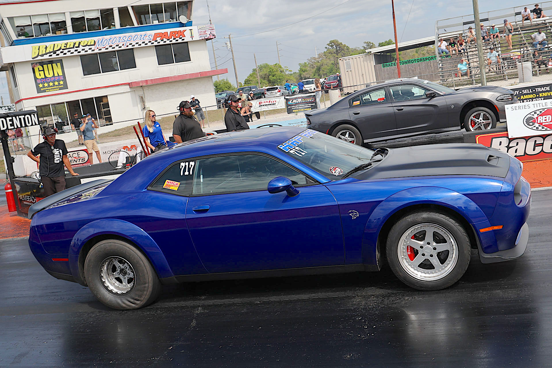 car drag racing