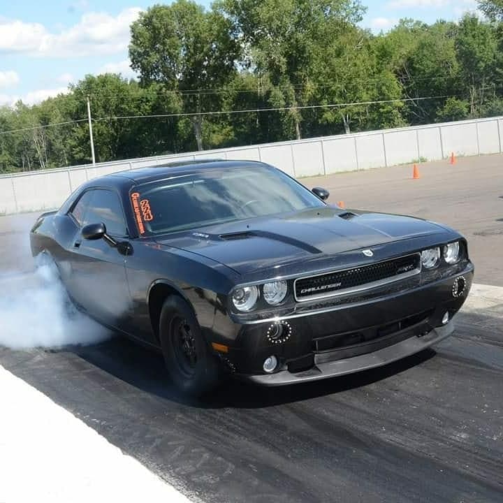 car drag racing