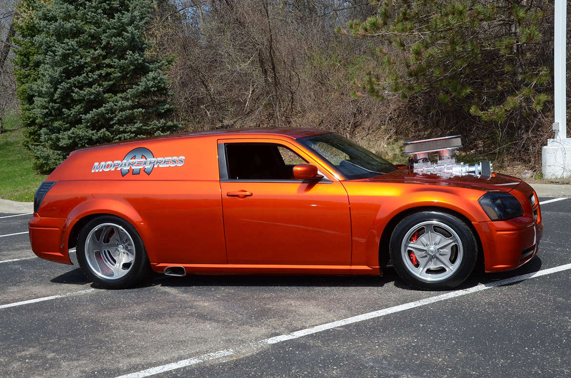 Side view of the 2007 Dodge Magnum AKA Mopar Express