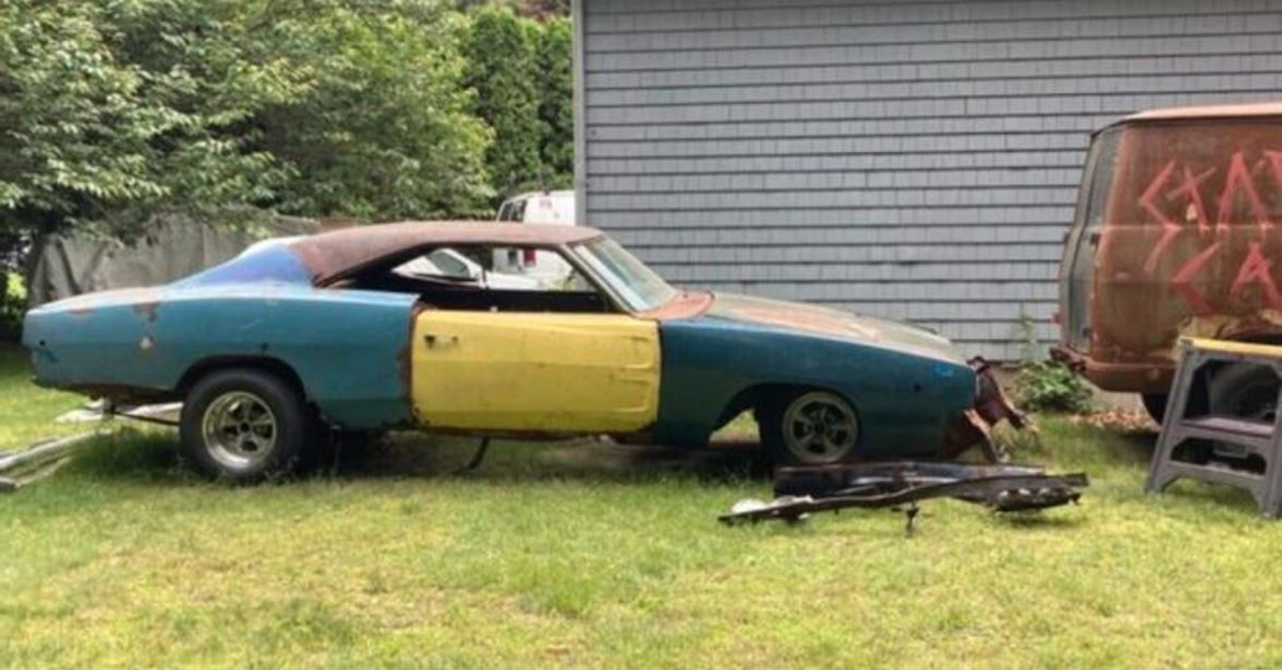 Decrepit 1968 Dodge Charger