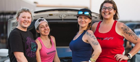 Sisterhood of Muscle: Girl Chat Racing