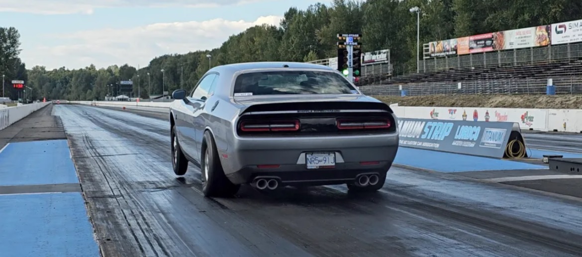 20125 Challenger Hellcat on the dragstrip