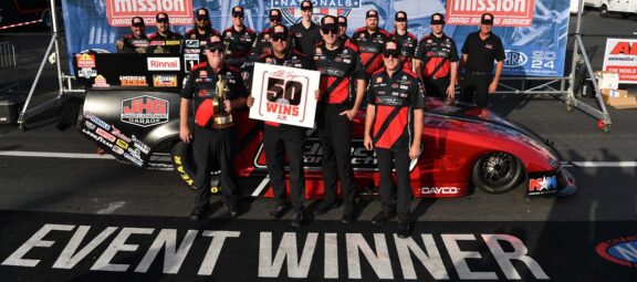 Hagan Captures 50th NHRA Career Win in TSR Direct Connection Dodge//SRT® Funny Car at NHRA Four-Wide Nationals In Charlotte