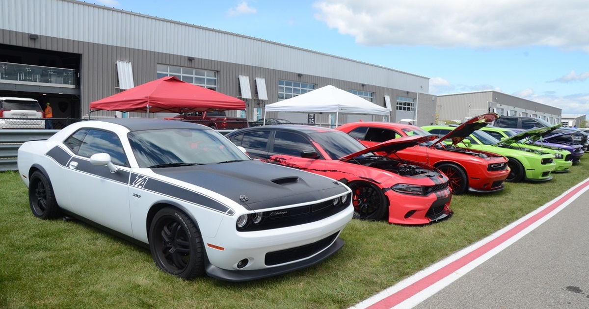 Dodge Vehicles of All Shapes and Sizes Cruise In to Roadkill Nights