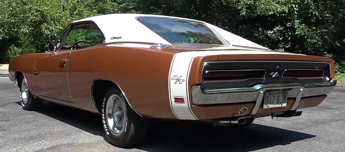 Forgotten Treasure: 1969 Dodge Charger R/T Found with Rare HEMI<sup>®</sup> Engine Setup in Barn Find Dream