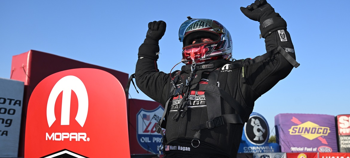 Hagan Drives TSR Dodge//SRT® Hellcat Funny Car to 52nd Career Win at NHRA Texas Fall Nationals