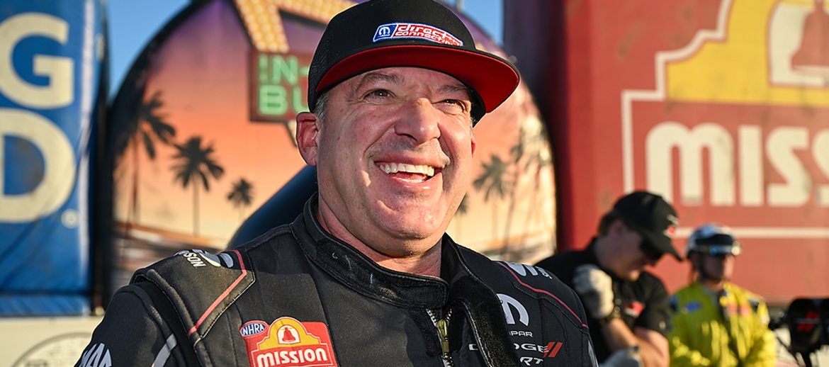 “New Dad” Stewart, Hagan Advance to Semifinals at NHRA Finals in TSR Direct Connection Dodge//SRT® Nitro Machines