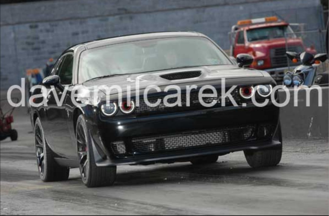 2016 Challenger SRT Hellcat